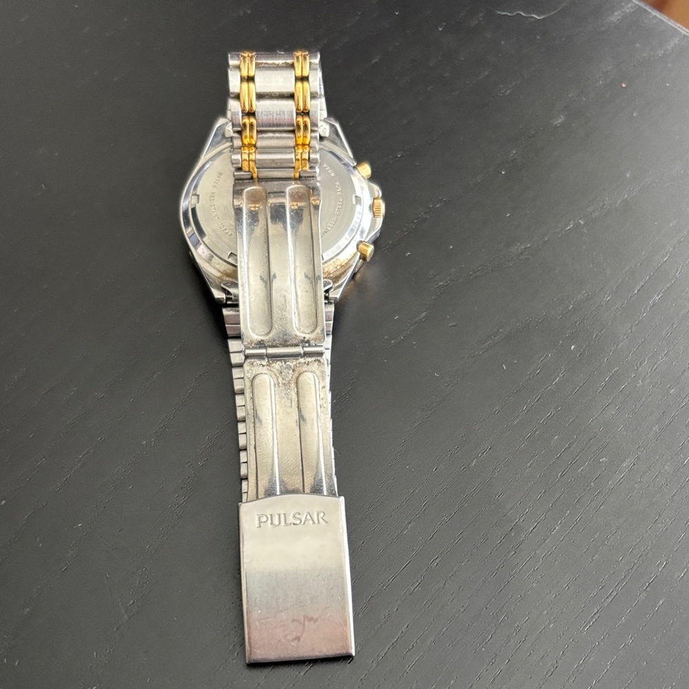 VINTAGE Pulsar Gold and Silver Chronograph Watch - Picture 2 of 4